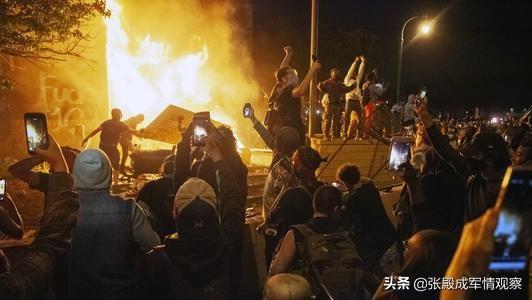 石家庄打响放开疫情第一枪，探索与争议并存