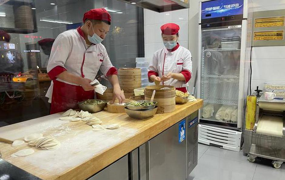 沈阳确诊病例鸡架事件，疫情下的城市美食记忆与防控启示