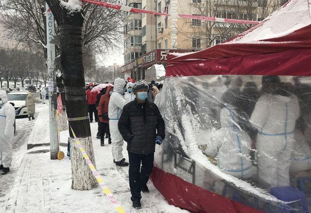 沈阳疫情封闭下的城市脉动，挑战与温情并存