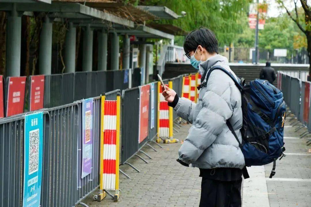 上海再现疫情，防控措施升级与市民生活新挑战