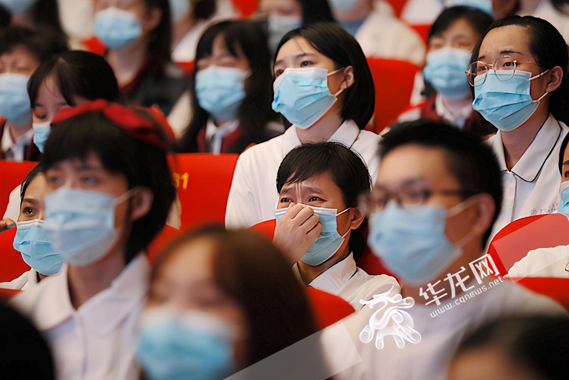 上海疫情形势趋稳，重庆疫情严重引发关注，双城抗疫对比分析