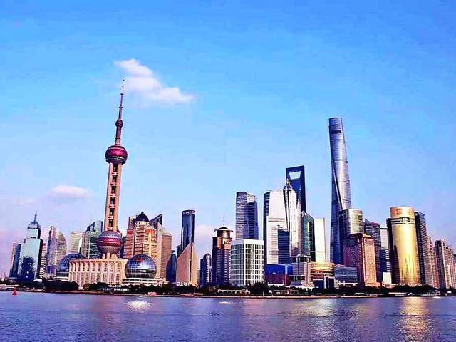 上海疫情下的南京东路，繁华背后的寂静与坚守