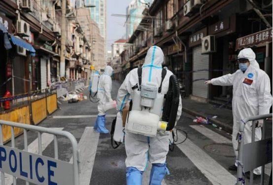 上海疫情下的本地生活，挑战与温情并存