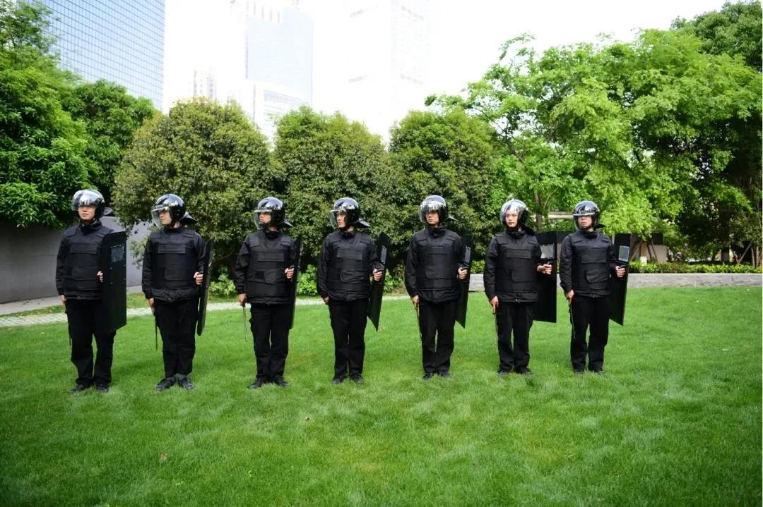 上海突发，城市应急响应与市民生活的双重考验