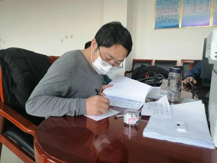 上海市疫情防控工作领导小组成员，守护城市安全的无名英雄