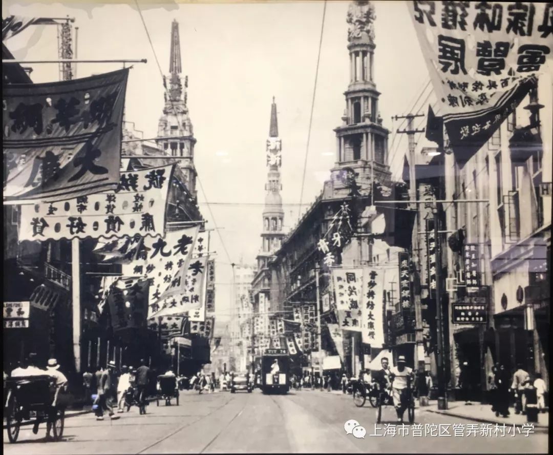 上海南京东路疫情下的城市记忆，繁华与沉寂的交织
