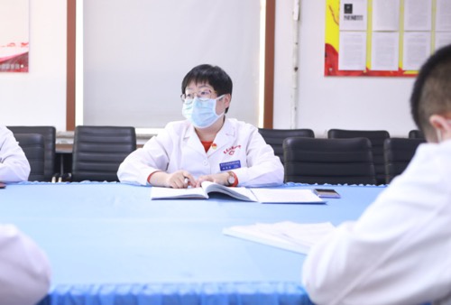 上海突发大规模传染病，原因、应对与未来防控