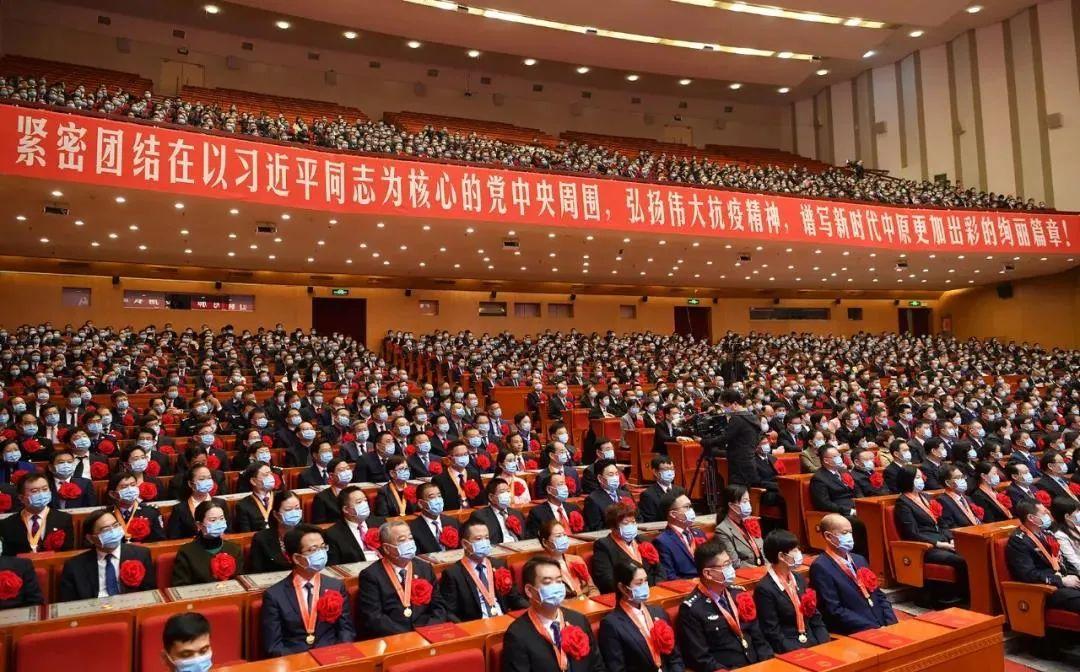 上海新冠疫情的深度回顾，挑战、应对与未来启示
