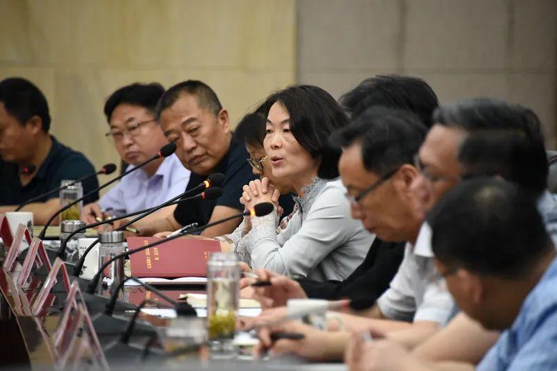 上海某区区长沈某某，从基层公务员到城市治理者的成长之路