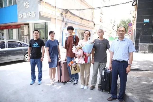 上海与甘肃，疫情下的双城记与跨区域协作启示